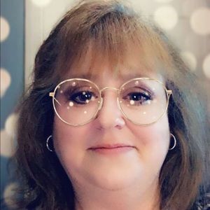 Meet your Posher, Constance